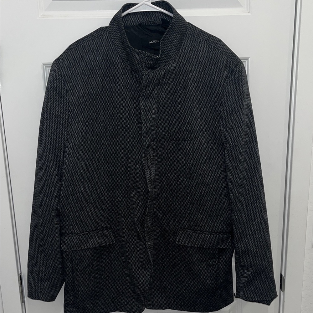 Alfani Men’s Black Textured Jacket with pockets & zipper/button closure